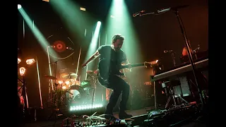 M83 - Midnight City Live at New york city (Awesome Remastered version)