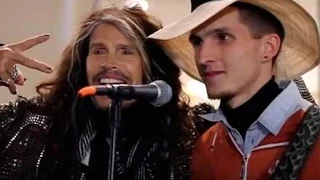 Aerosmith Steven Tyler sang with the street musician   Moscow