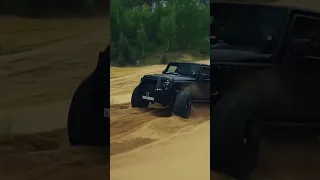 Jeep vs Toyota Land Cruiser | G Wagon vs | Jeep Off Road #pinkfloyd Jeep Wrangler Offroad