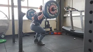 63 unbroken Backsquats with 100kg