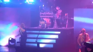 Def Leppard (Standing ovation to Rick Allen/ and Rock of Ages intro)