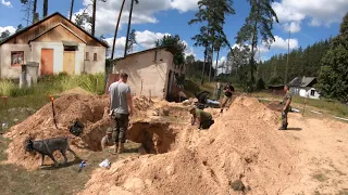 Хозяин дома хватался за голову, когда узнал что его огороде происходит.