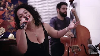 Mutirão de Amor (Zeca Pagodinho, Jorge Aragão e Fundo de Quintal) com Carol Nogueira