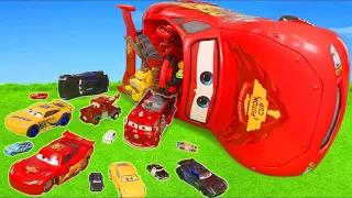 Different Sized Lightning McQueen Cars