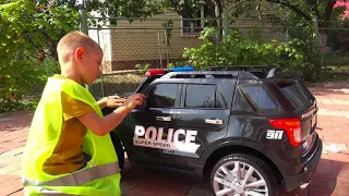 Super Baby Police man catch robber buy new police car ride on power wheel