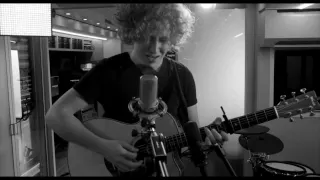 Holding Back The Fire - Michael Schulte | Live @ John Lennon Bus