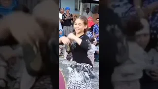 اغنية حكيم نار نار رقص بنت هنديه