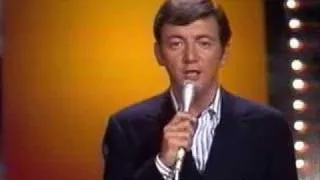 Bobby Darin sings "Beyond the Sea"