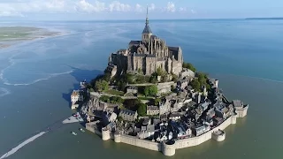 Grande marée au Mont-Saint-Michel