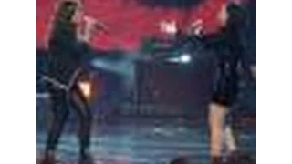 Watch Demi Lovato and Alanis Morissette Slay ‘You Oughta Know’ at the AMAs