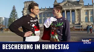 Frohe Weihnachten! Lutz und Fabian verteilen Geschenke im Bundestag | heute-show