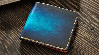 Stylish wallet made of vegetable tanned genuine leather