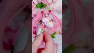 Sakura Miku unboxing 🌸