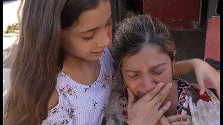 La reacción de esta niña y su madre mientras les embargan su casa nos rompió el corazón 💔😭