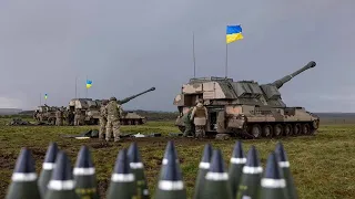 Extremely Powerful! Ukrainian Army fires British AS90 155 mm self-propelled gun