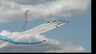 NY Airshow RAF Red Arrows "Tornado" Maneuver 8-24-19 (4K)