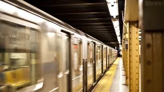 Schock-Moment: Dramatische Aufnahmen! Pitbull greift Frau in der U-Bahn an – und