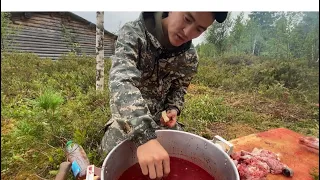 Кушаем СЫРОЕ МЯСО🥩 Оленина, это у нас в крови.