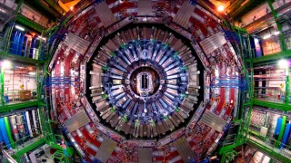 How physicists analyze massive data: LHC + brain + ROOT = Higgs (33c3)