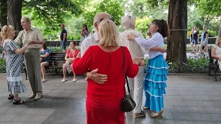 На Дерибасовской открылася пивная Танцы 🕺🕺🕺 на Приморском Бульваре Одесса Июнь 2021