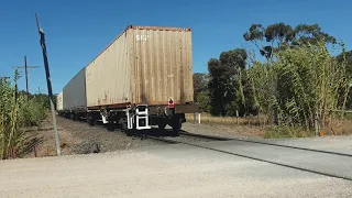 Pacific National freight train with NR72