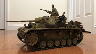 RC Panzer III Afrika Korps with new troops (what’s wrong with the position of crewman in the front?)