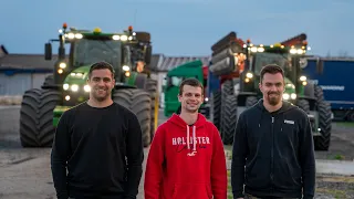 Sowing maize with tractor JOHN DEERE 8370R and a seed drill HORSCH Maestro 24.75 SW