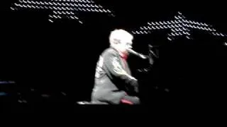 Elton John & Band Live In Rio - Skyline Pigeon