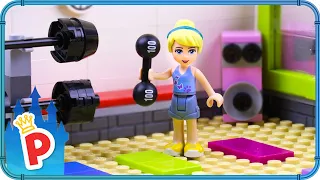 ♥ LEGO Cinderella Visits FITNESS CENTER for a Cardio Workout