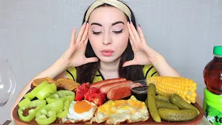 КАК МЕНЯ ОБИЖАЛИ В УНИВЕРЕ /MUKBANG / Сосиски, кукуруза, завтрак  Ayka Emilly