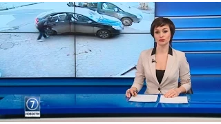 Одесситка опубликовала в соцсетях видео кражи сумки из ее авто