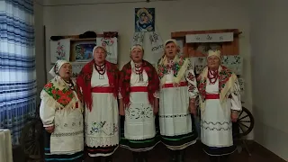 "Чорне моречко глибоке" українська народна пісня.