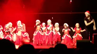 Sannevillefamily❤Amalie & Sofia optræder på Albertslund teatret med skolen for scenekunst 💫