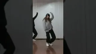 [EX SM ROOKIES] Hina dance to  "PEACHES - Justin Bieber"