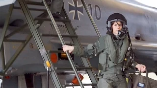Erste weibliche Ausbilderin für Kampfjet-Piloten - Bundeswehr