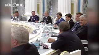 Рустам Минниханов пригласил Владимира Путина на водный мундиаль в Казани