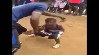 This African Boy Has Amazing Boxing Skills