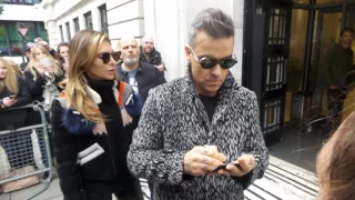 Robbie Williams and Ayda Field in London 05 11 2016 (2)