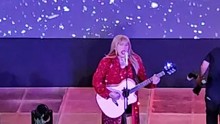TAYLOR SWIFT Filipino Impersonator Knows Tay ALL TOO WELL
