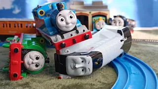 Thomas runaway.Thomas and friends!Plastic rails