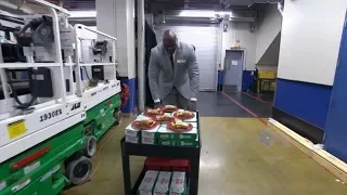 Shaq rolls out Papa Johns Pizza for Charles Barkley l Inside the NBA