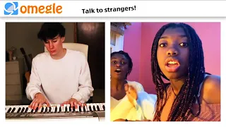 playing piano on omegle but i pretend i'm a beginner