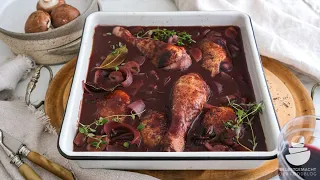 Coq au Vin - Klassisches Hähnchen in Rotweinsauce
