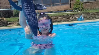 Jurassic World Netflix Camp Cretaceous Ocean Protector Mosasaurus Review Underwater FUN in the pool