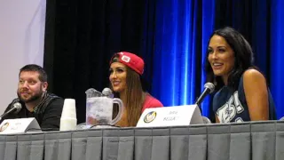 THE BELLA TWINS Q&A Wizard World Comic Con CHICAGO August 20 2016