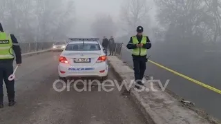 Shkatërrohen parmakët e urës së Mbrostarit, dyshime se një mjet ka rënë në ujërat e Semanit