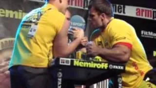 Sergiy Tokarev vs. Denis Cyplenkov - Right +95 kg Qual. - Nemiroff 2010 - World of Armwrestling.com