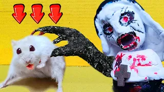 🐹😱THE NUN DEVIL VALAK Maze With Hamster Traps 😱 in Hamster Stories