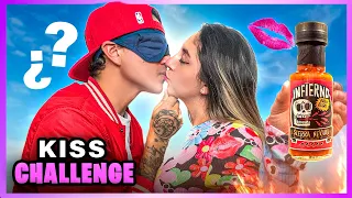 ¿QUE HAY EN LA BOCA DE MI NOVIO? *KISS CHALLENGE*😘🔥