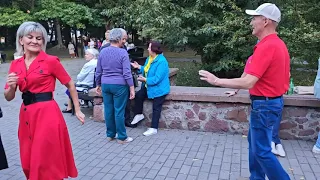 23.09.23г..."Надо было в Другую Влюбиться"... в Гомельском парке...